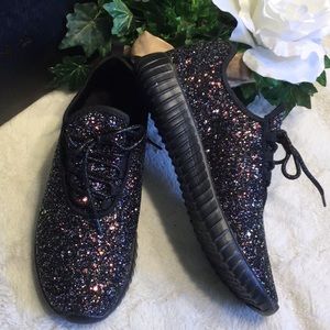 🆕Liliana Stizz Black Glitter Sneakers, 9